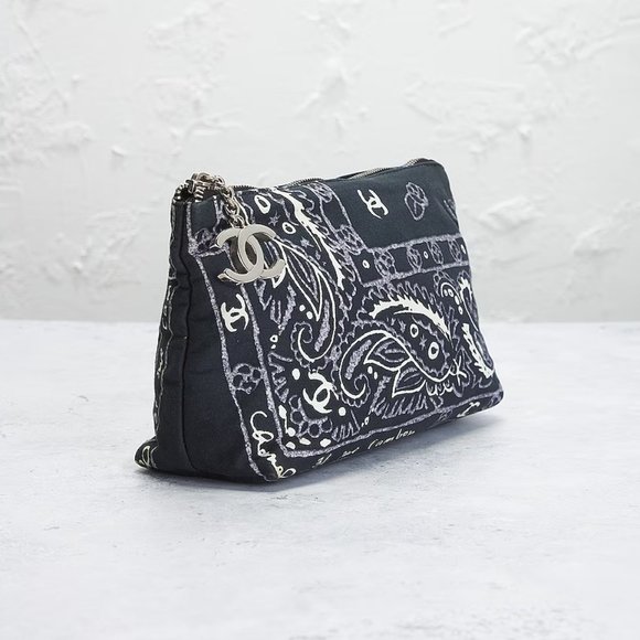 RARE Chanel CC Bandana Clutch Black Paisley Printed Pouch Cosmetic Bag - Picture 3 of 10
